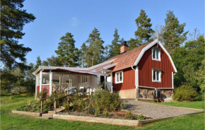 Amazing Home In Hagalund-Mjölby With Wifi, Mjölby